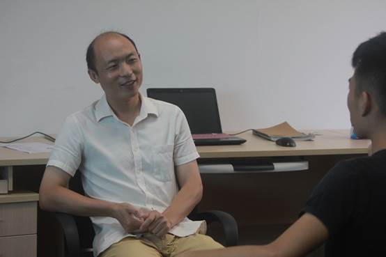 说明: D:\2019\WeChat Files\shleegzhu\Files\2017禁漫天堂
“寻访校友足迹”校友(稿件、图片)\2017禁漫天堂
“寻访校友足迹”校友(稿件、图片)\杨猛师兄\杨猛师兄.JPG